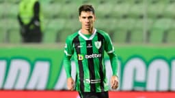 América-MG: meia Alê passa por cirurgia no joelho e continua como desfalque na equipe