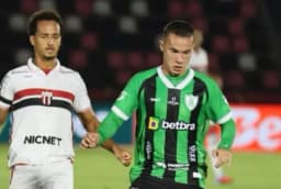 América sofre virada do Botafogo-SP com gol contra e segue na vice-lanterna da Série B
