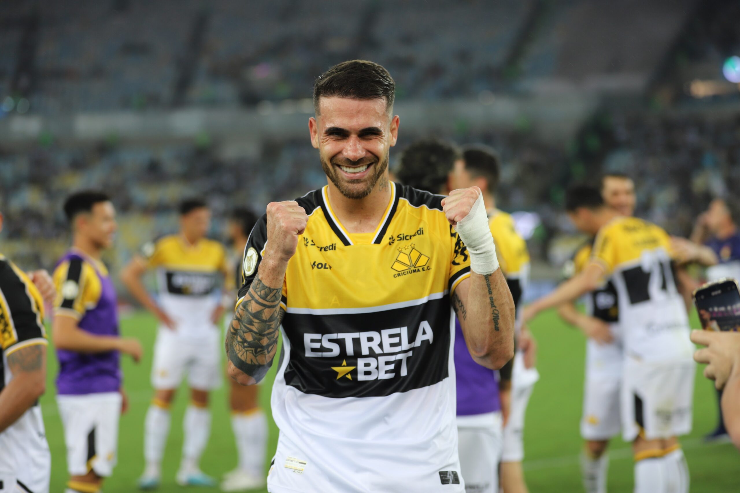 Felipe Vizeu, ex-Flamengo, provocou o Botafogo após marcar no Maracanã — Foto: Celso da Luz/ Assessoria de imprensa Criciúma E.C.