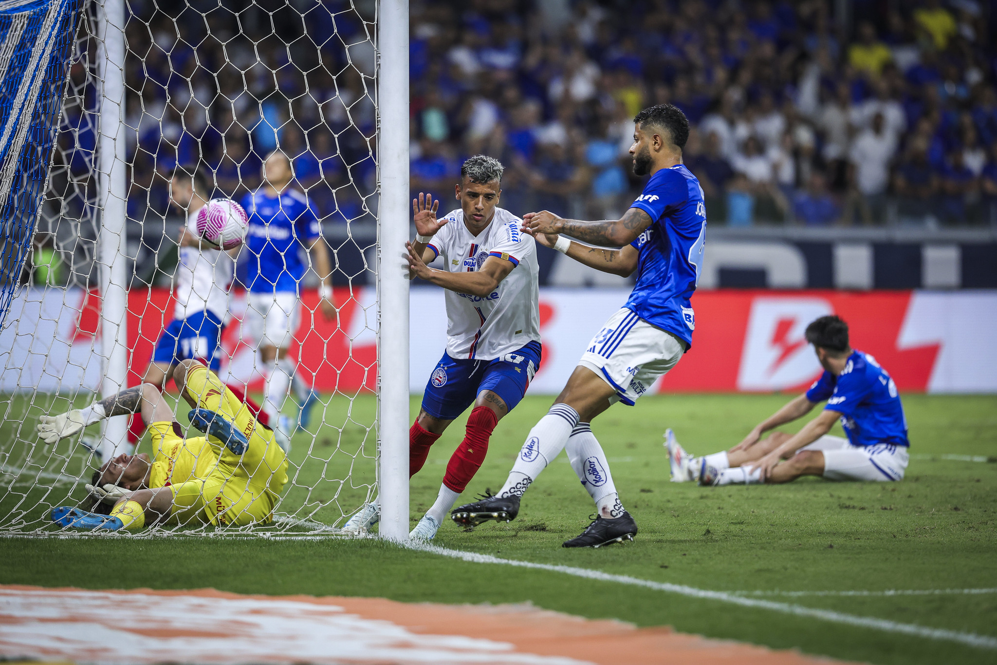 Lucho Rodríguez marcou o gol do empate do Bahia, contra o Cruzeiro, no Mineirão — Foto: Rafael Rodrigues/E.C. Bahia