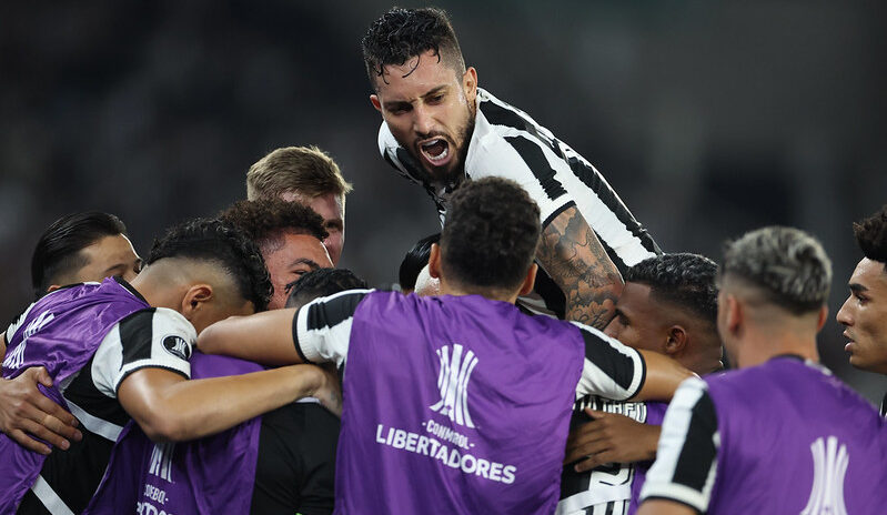 Botafogo humilha o Peñarol e encaminha vaga na final da Libertadores