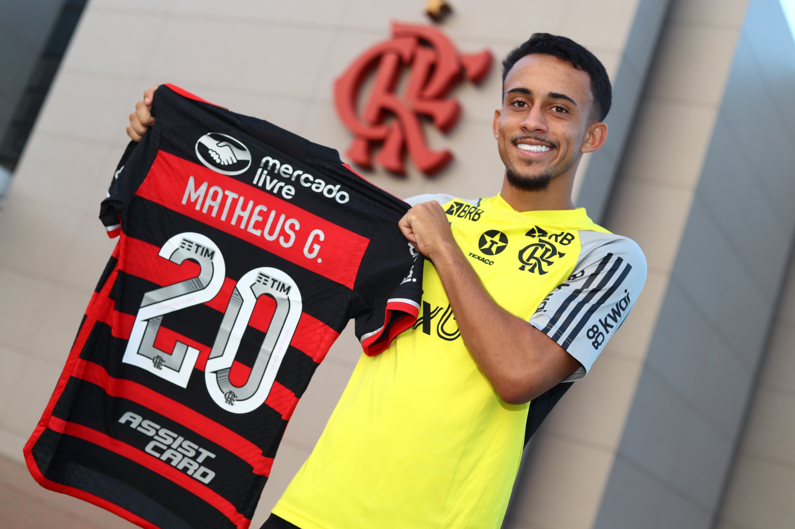 Matheus Gonçalves, atacante do Flamengo, é visto em motel com amante