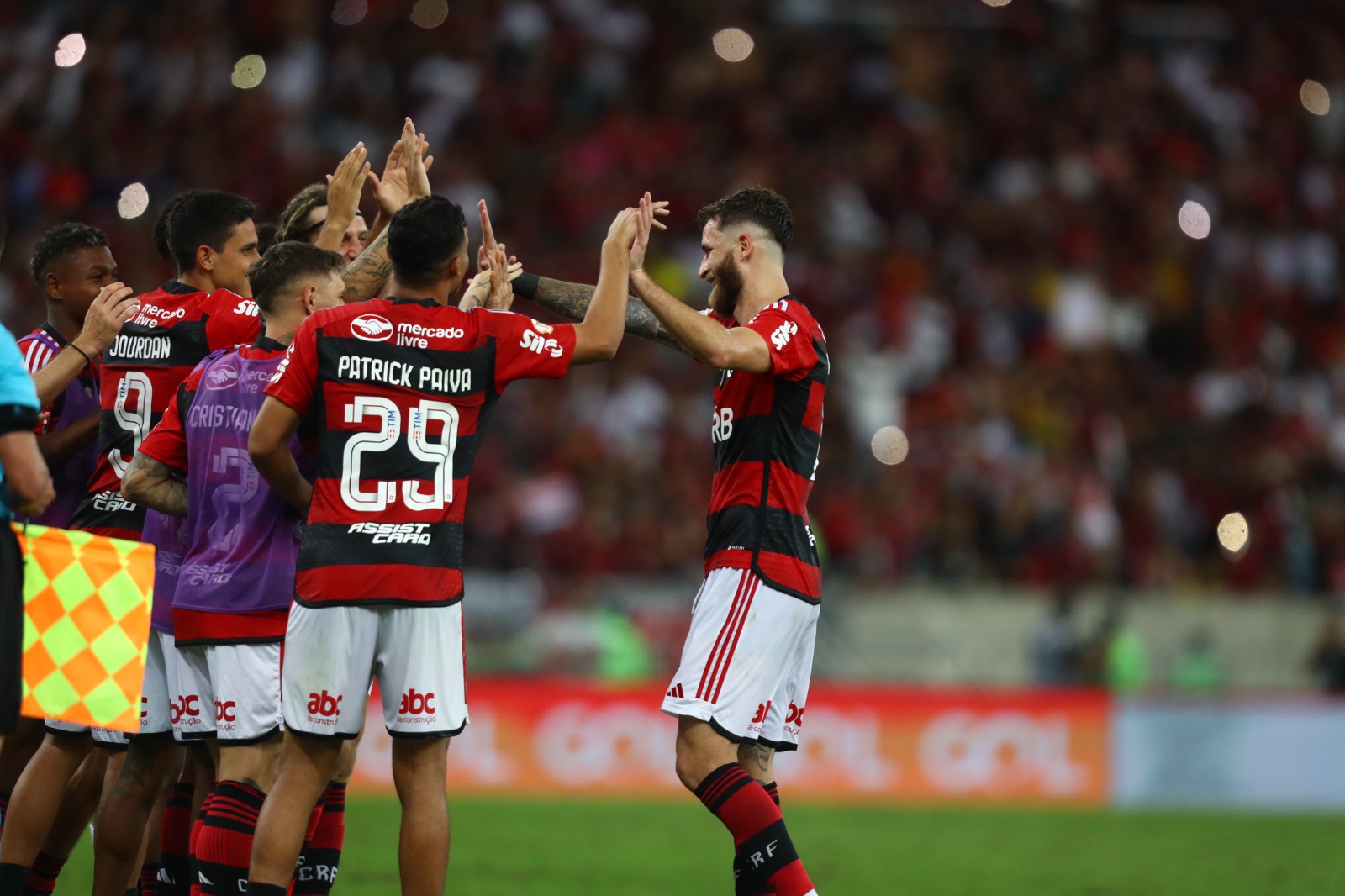 Léo Pereira, zagueiro do Flamengo, comete ato de indisciplina em treino — Foto: Marcelo Cortes/CRF