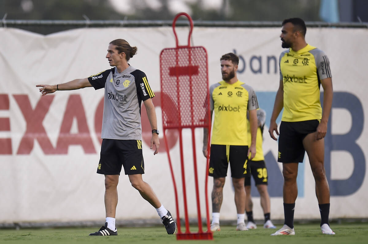 Flamengo treina com duas novidades pensando na final da Copa do Brasil