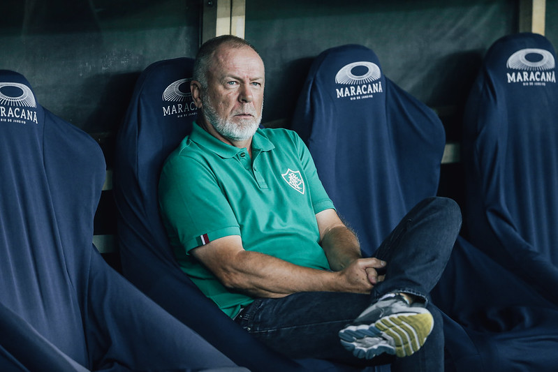 Mano Menezes, técnico do Fluminense, se desentendeu com Marcelo em partida contra o Grêmio