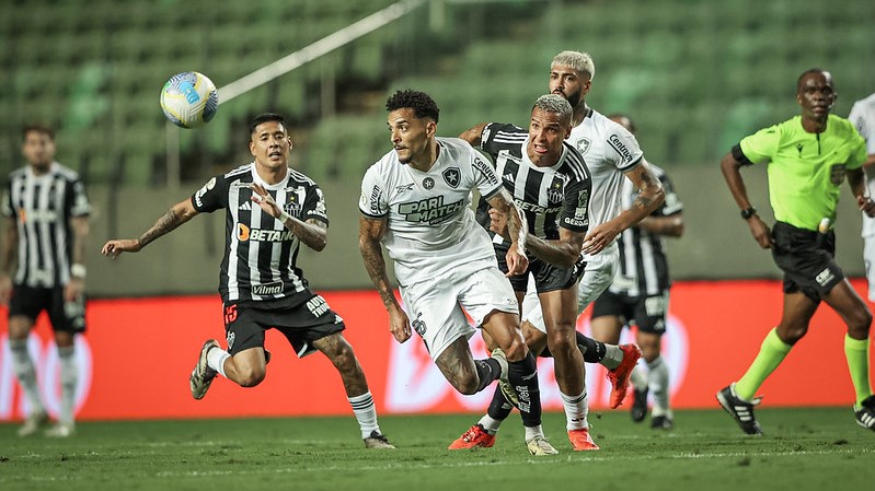 Atlético e Botafogo empatam, sem gols, no vazio Independência