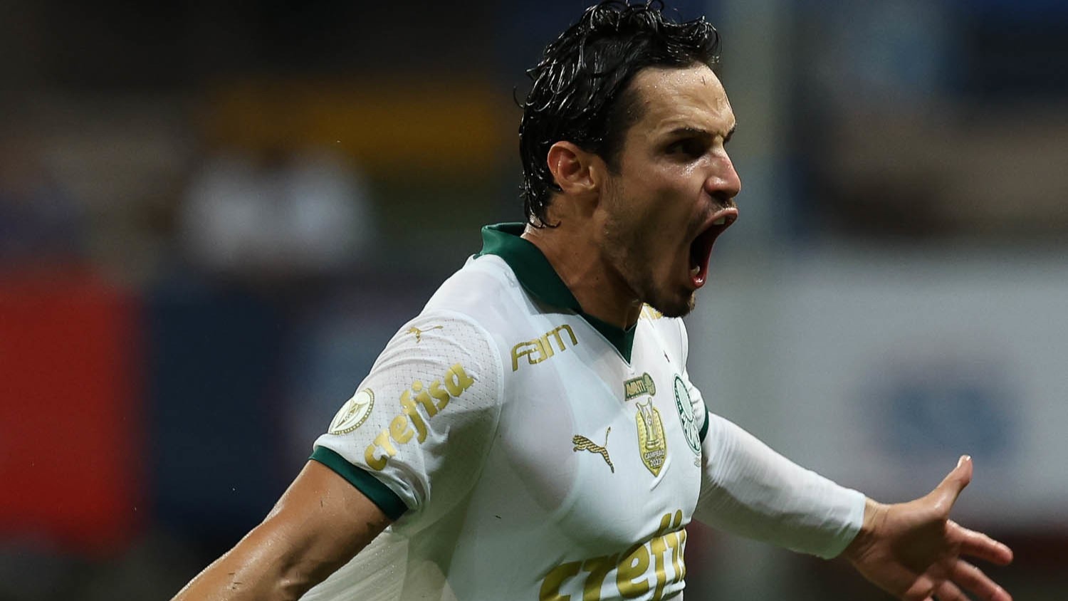 Raphael Veiga, do Palmeiras, é o meia com mais gols em todo o mundo