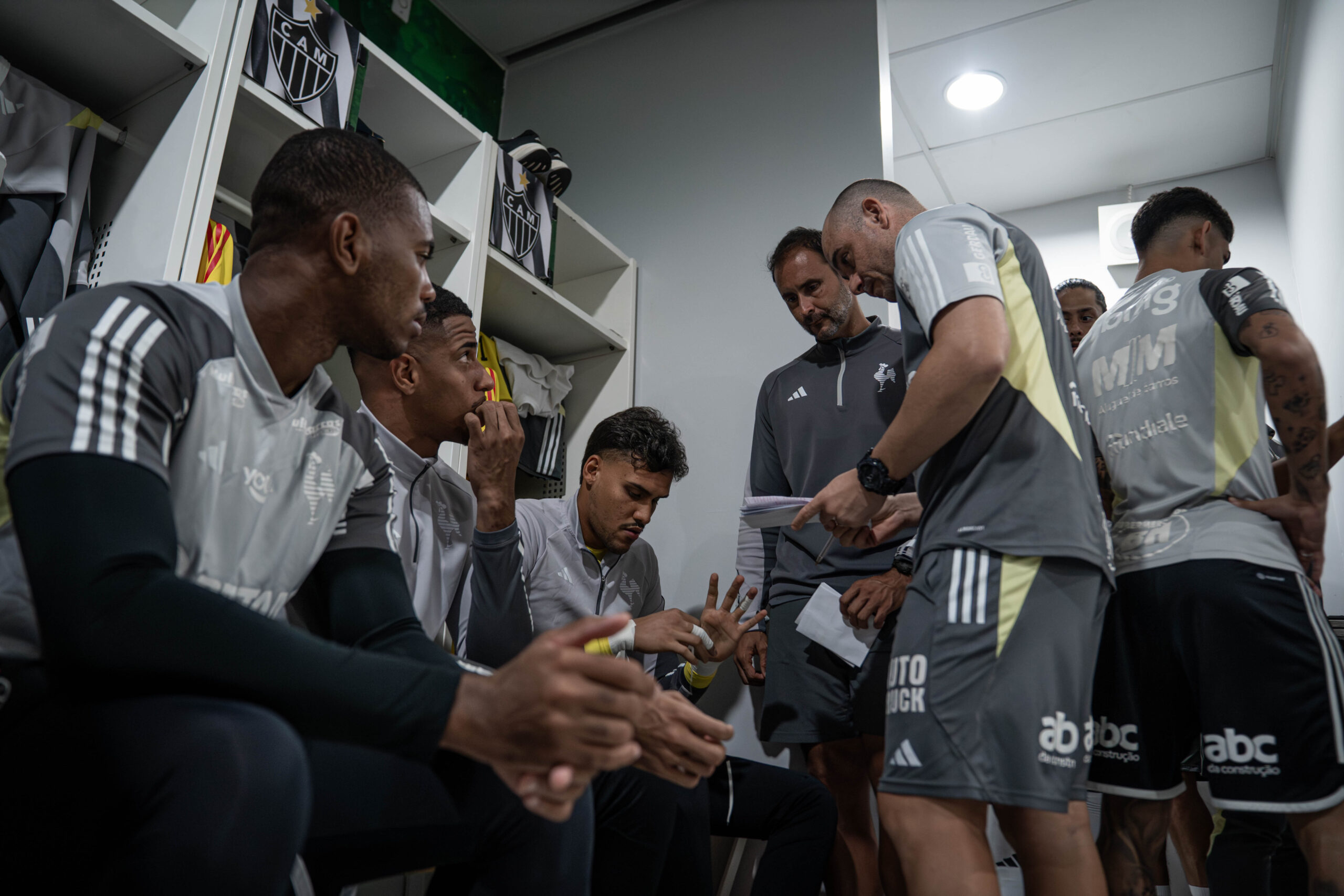 Elenco atleticano acredita em título mesmo na fase ruim.