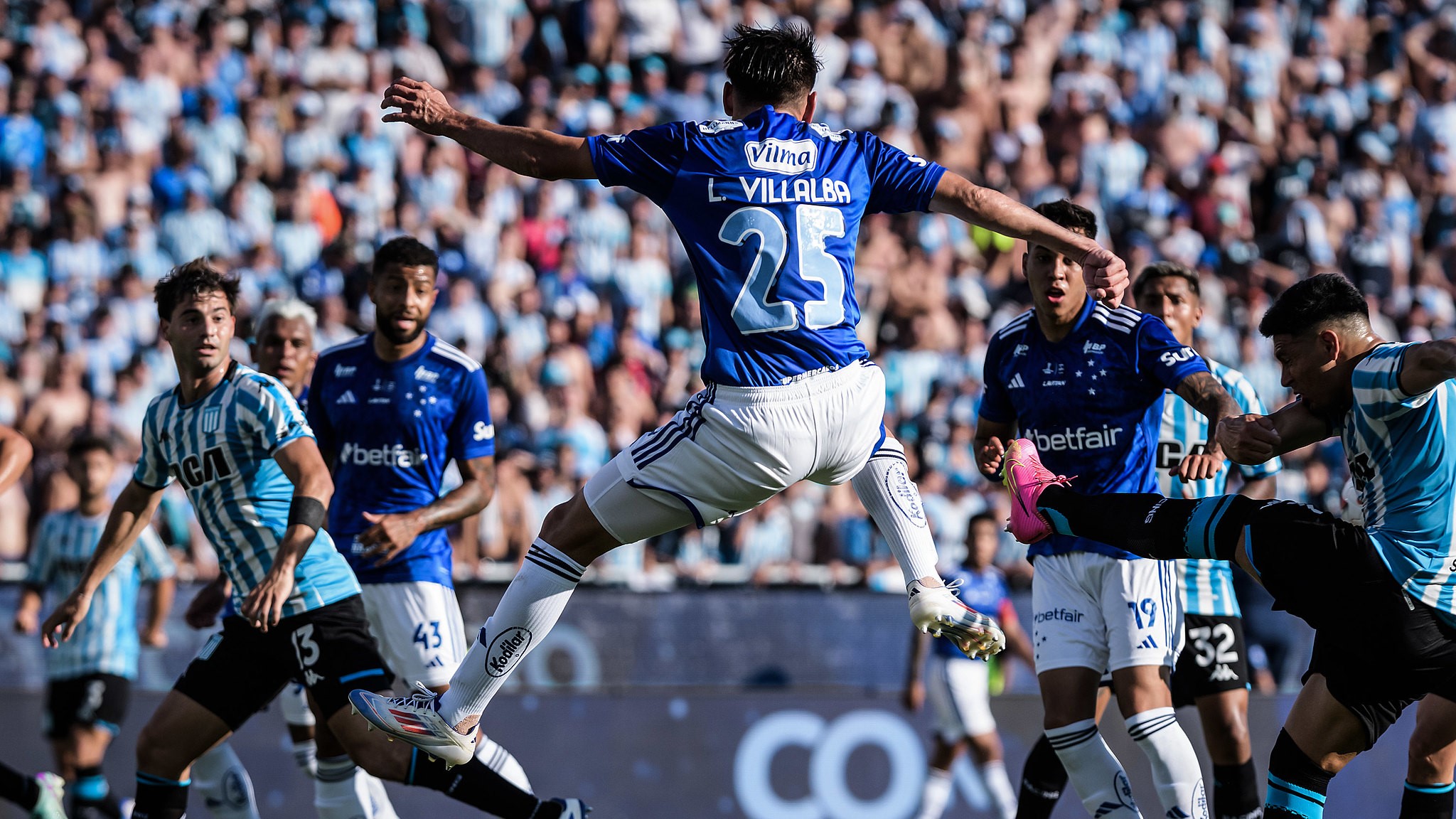 Lucas Villalba disputou 35 partidas pelo Cruzeiro, sendo 22 como titular