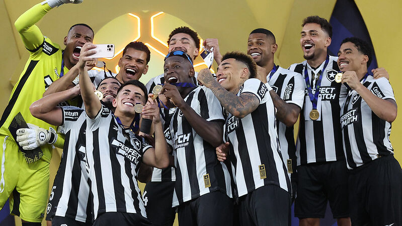 Atacante campeão pelo Botafogo, Igor Jesus valoriza quase 100% em um ano