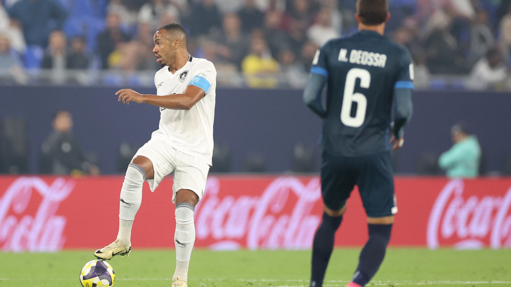 Marlon Freitas tenta justificar atropelo sofrido pelo Botafogo para o Pachuca