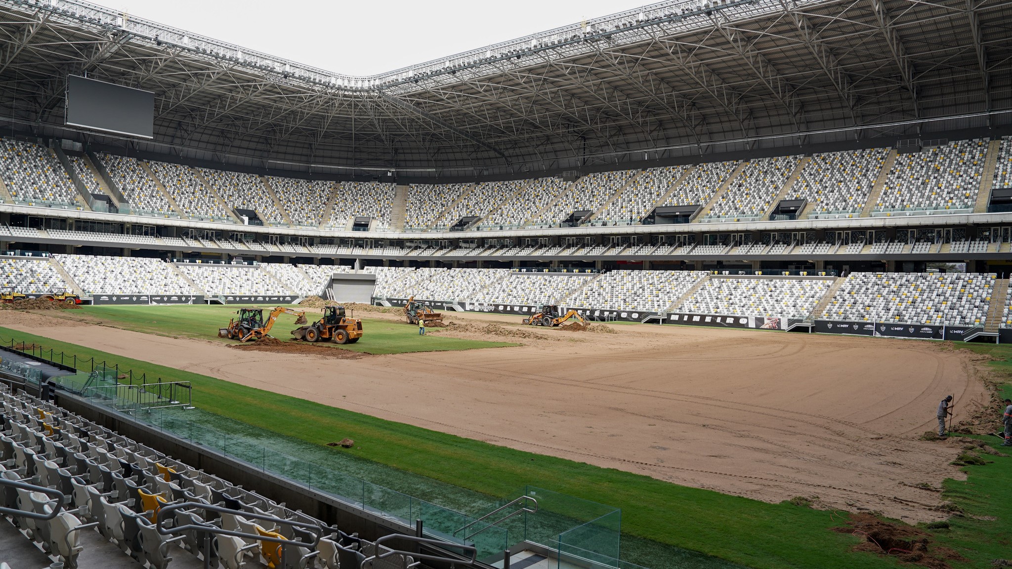 Atlético inicia mudança de gramado da Arena MRV