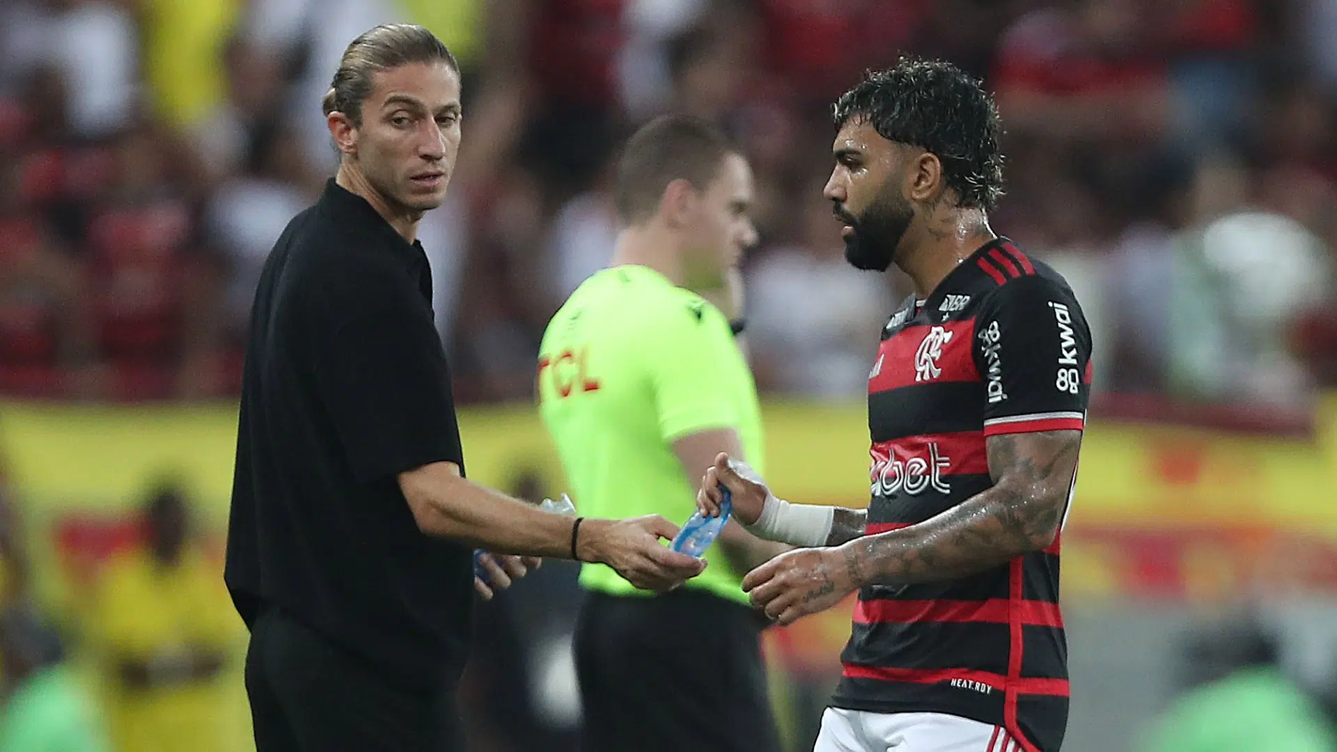 Gabigol rasga elogios a Filipe Luís em entrevista