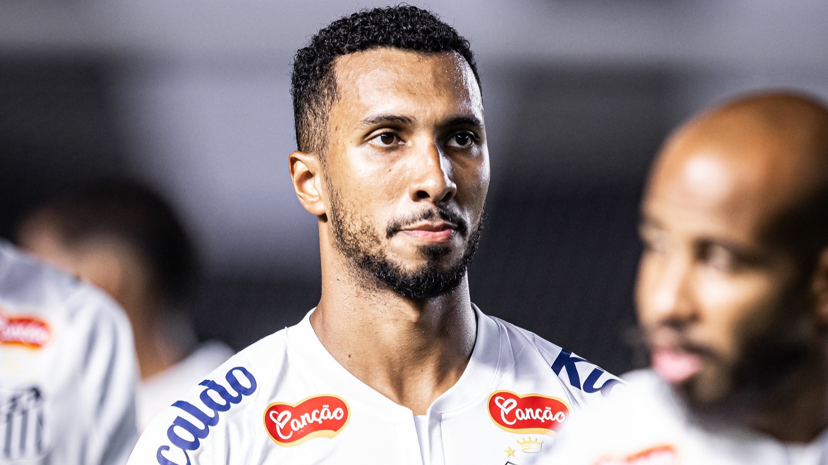 Lucas Braga, do Santos, é alvo de Vasco e Vitória