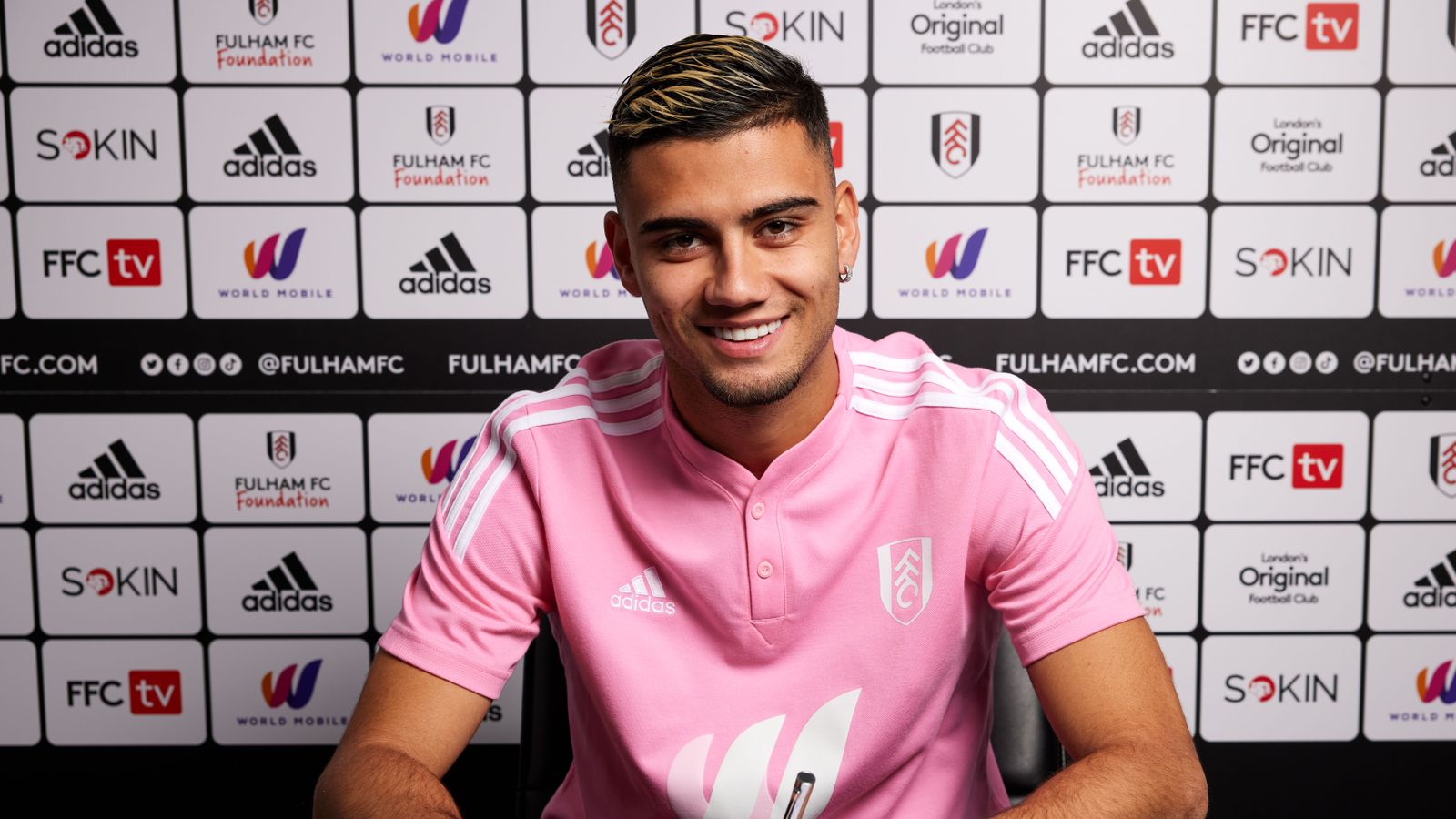 Andreas Pereira já tem bases salariais acertadas com o Palmeiras