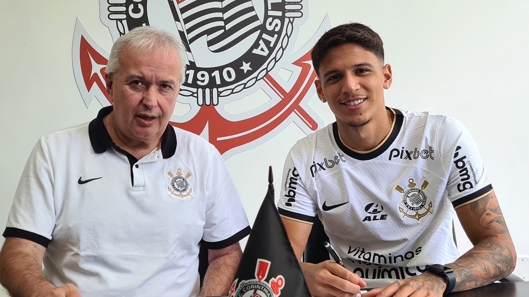 Caetano, ex-zagueiro do Corinthians, deixou o clube no último mês de dezembro