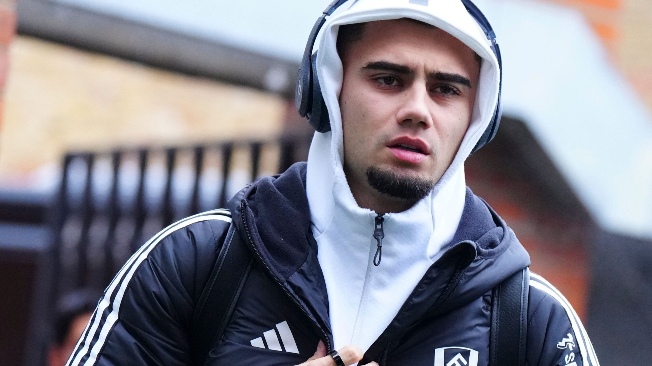 Andreas Pereira falha em gol sofrido pelo Fulham na Premier League