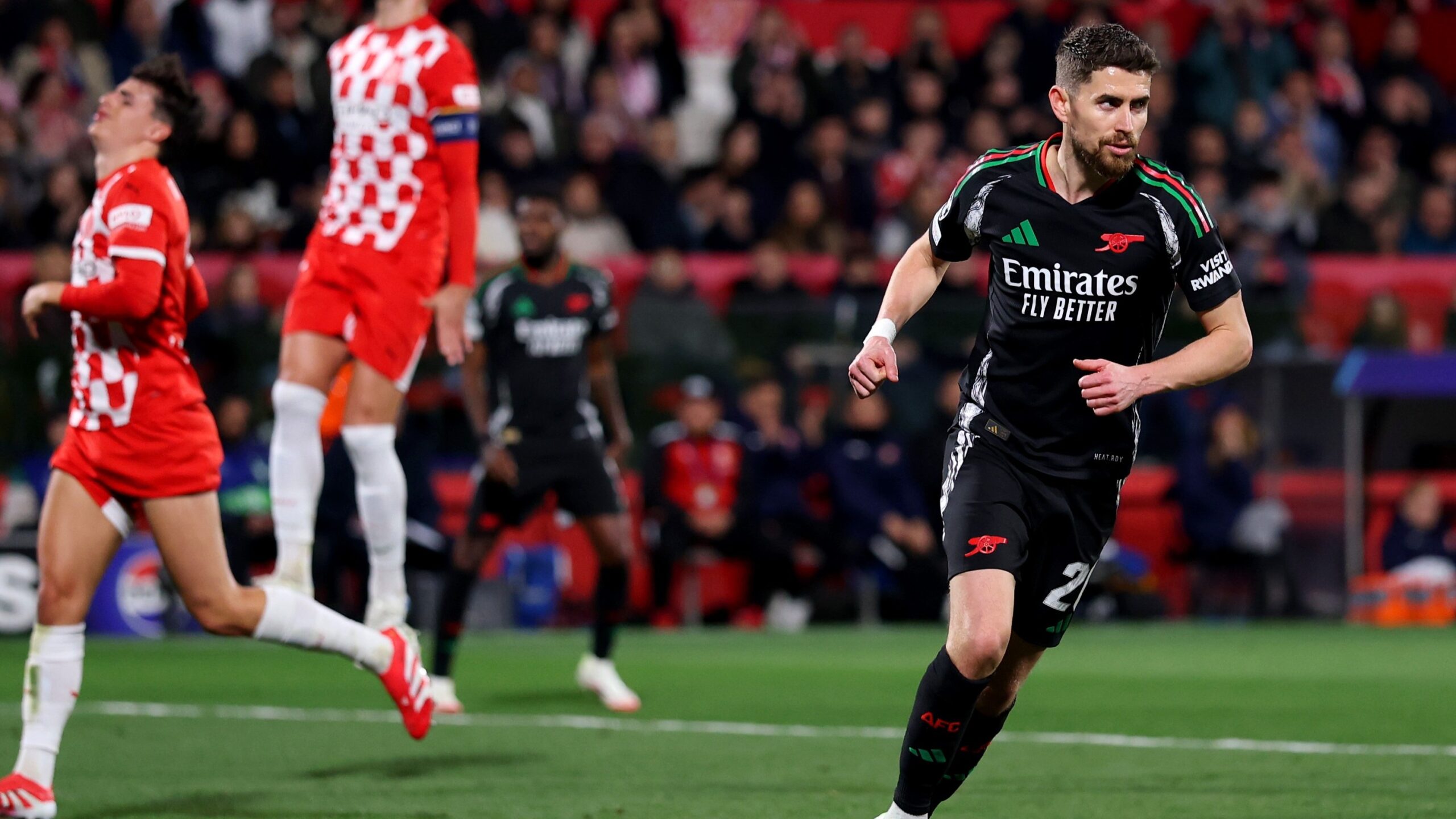 Na mira do Flamengo, Jorginho marcou gol de pênalti pelo Arsenal na Champions League