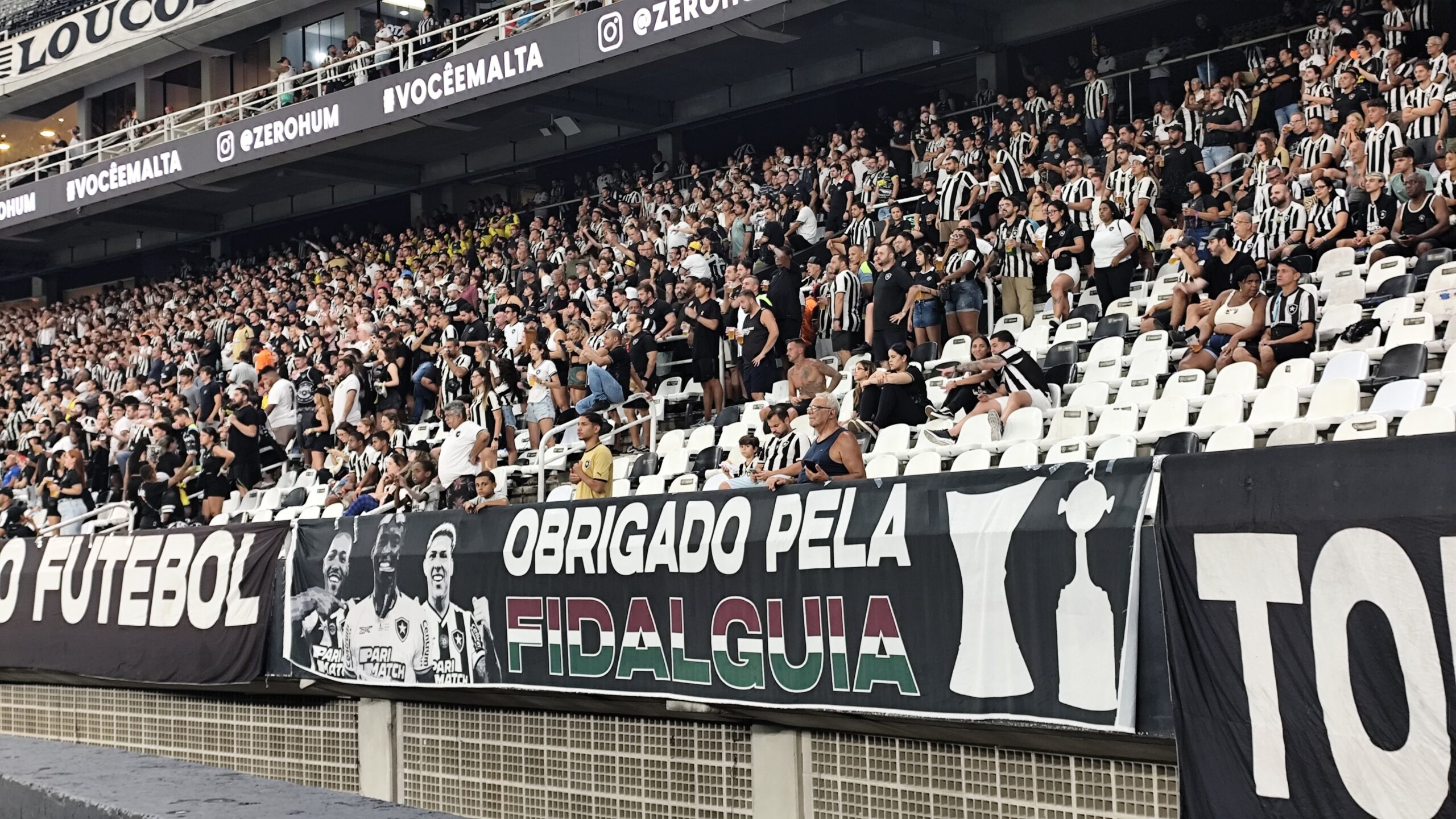 Torcedores do Botafogo provocam o Fluminense