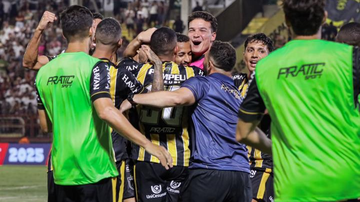 Volta Redonda vence o Fluminense com golaço de bike