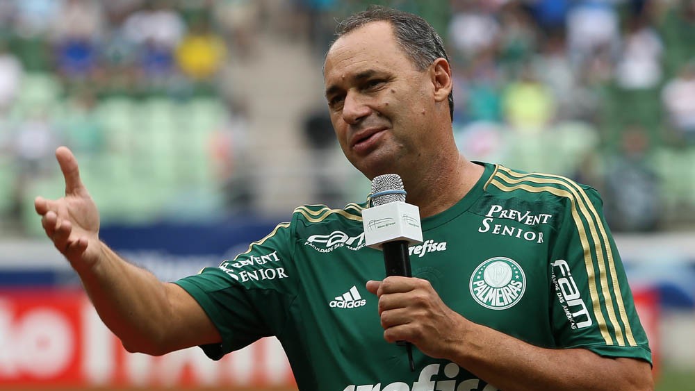 Evair comenta situação do ataque do Palmeiras