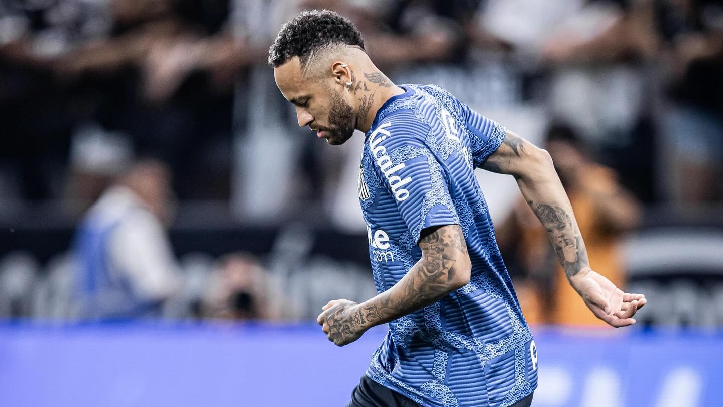 Neymar é cortado da Seleção após problema na coxa