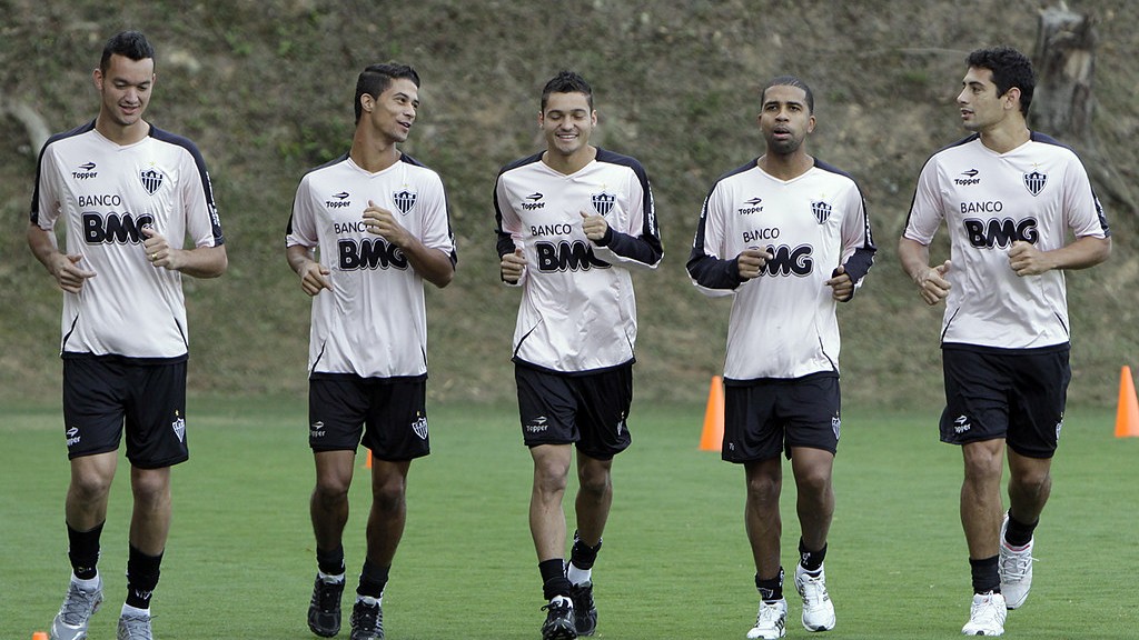Diego Macedo defendeu Atlético e Corinthians entre 2010 e 2014