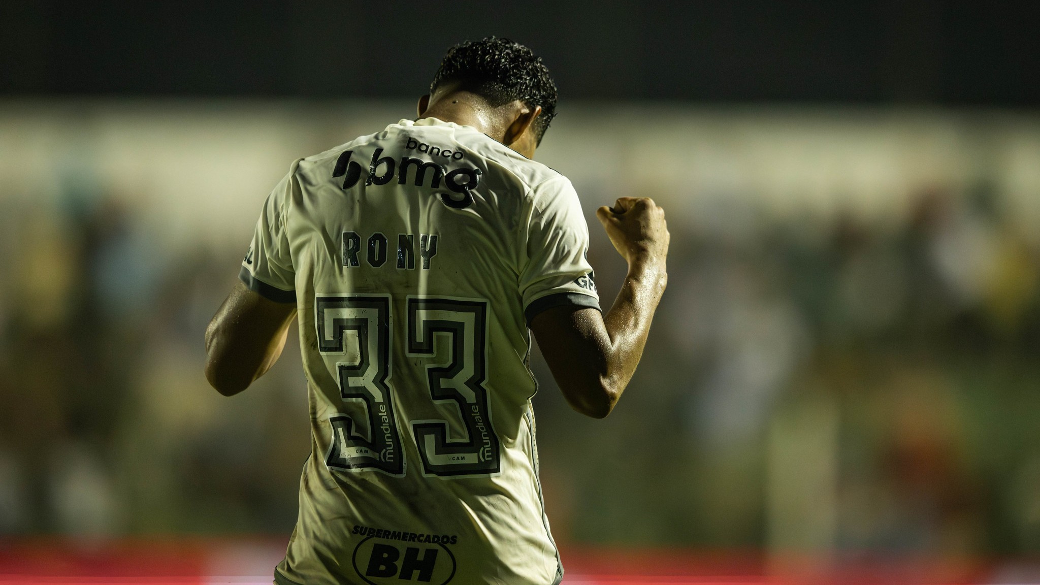 Com a camisa 33, Rony marcou seu primeiro gol pelo Atlético contra o Tocantinópolis