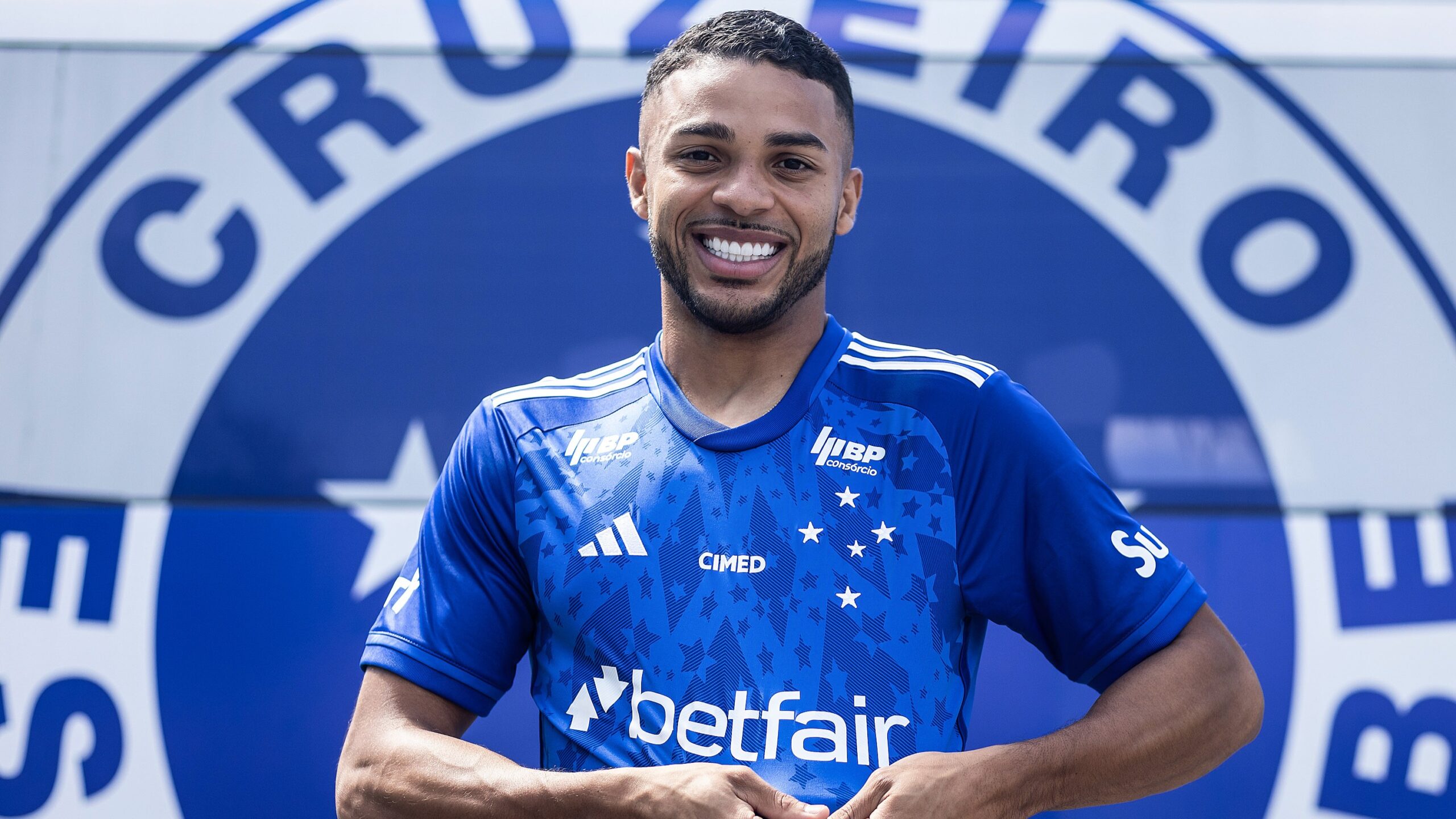 Reforço de última hora, Wanderson vestirá a 94 no Cruzeiro