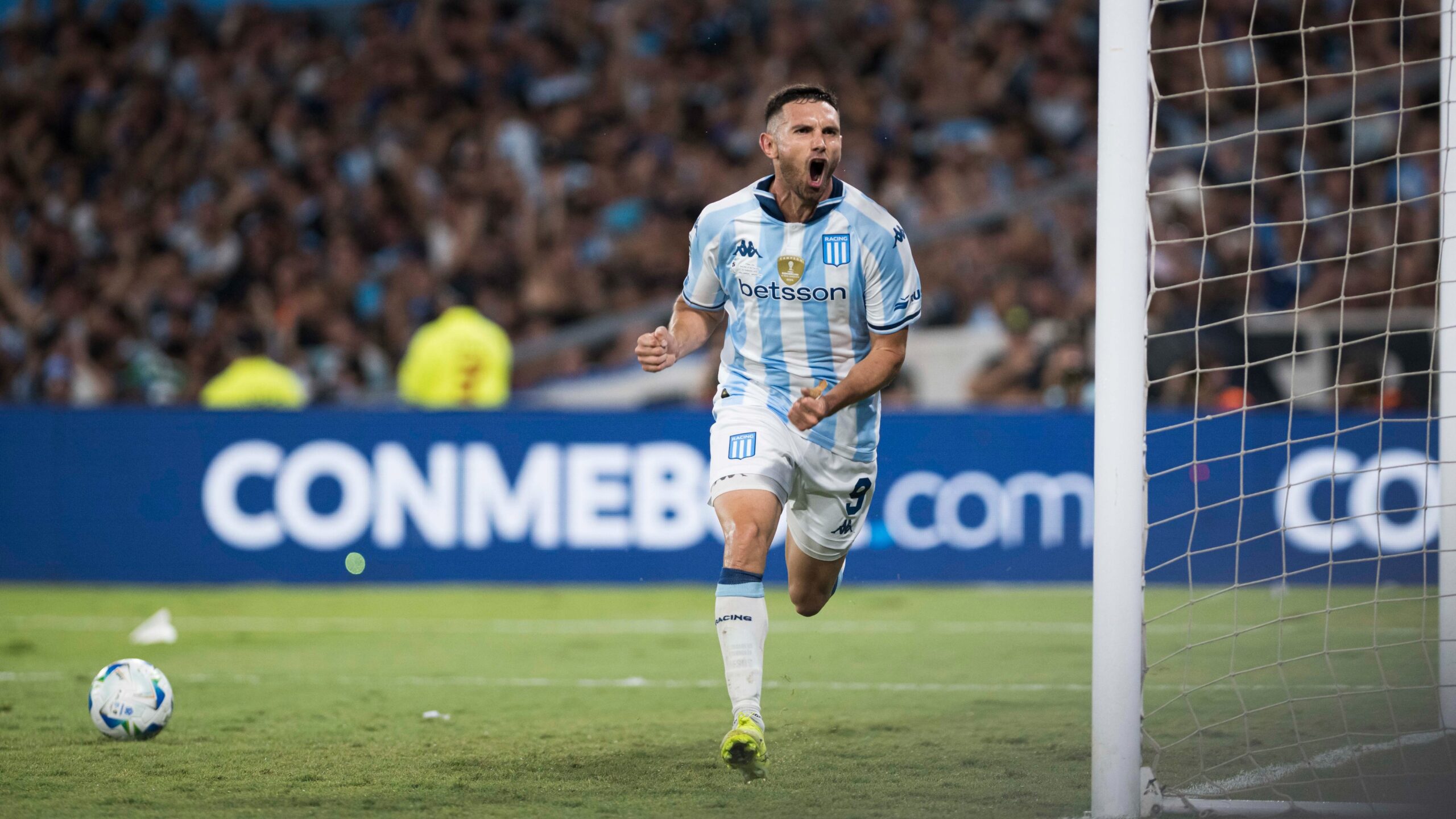 Racing abre 2 a 0 sobre o Botafogo na ida da Recopa