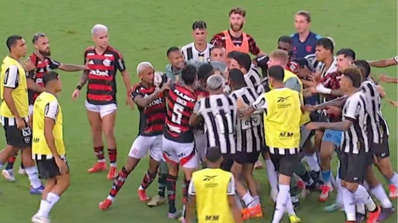 Jogadores de Flamengo e Botafogo ficam suspensos em reta final do Cariocão