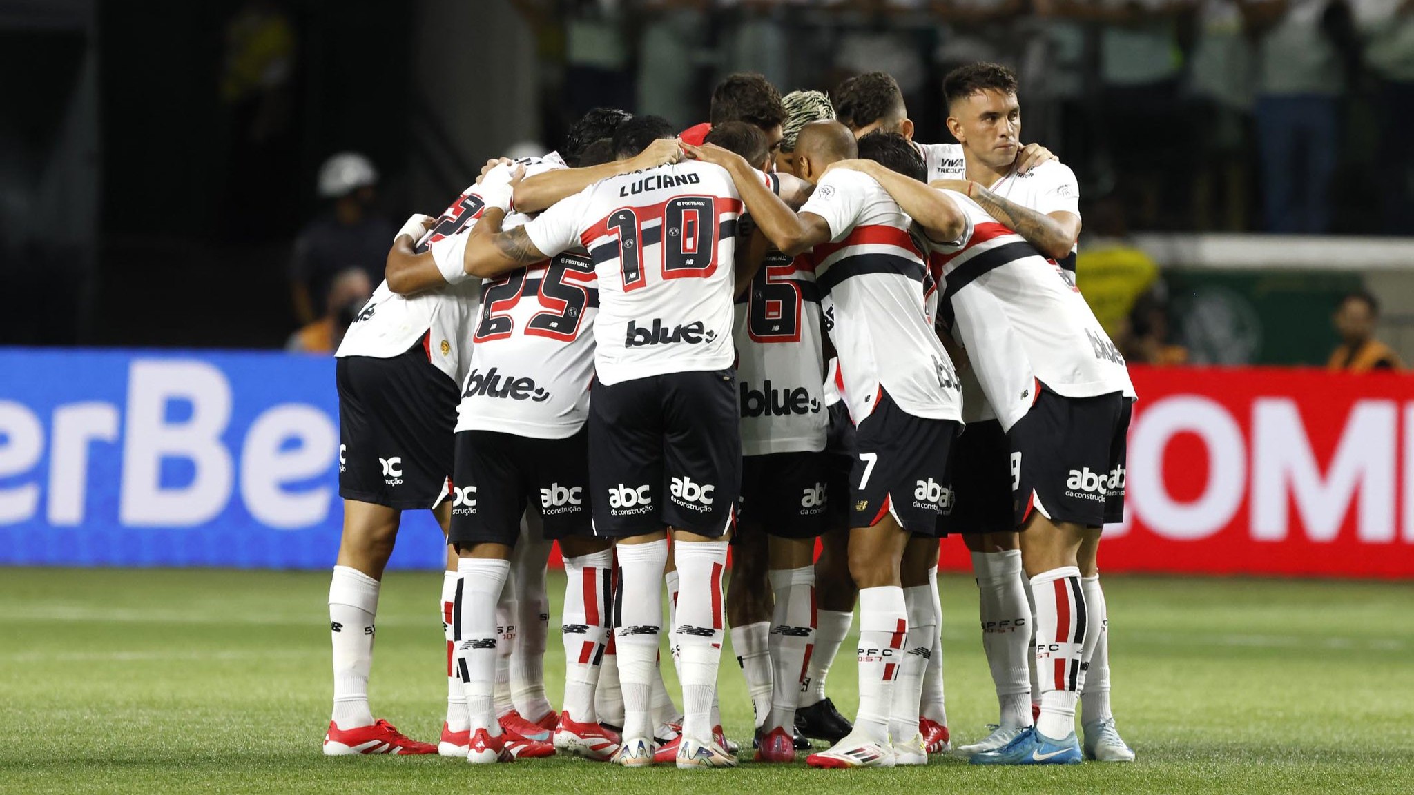 São Paulo chama arbitragem do Choque-Rei de "vergonhosa" após eliminação diante do Palmeiras