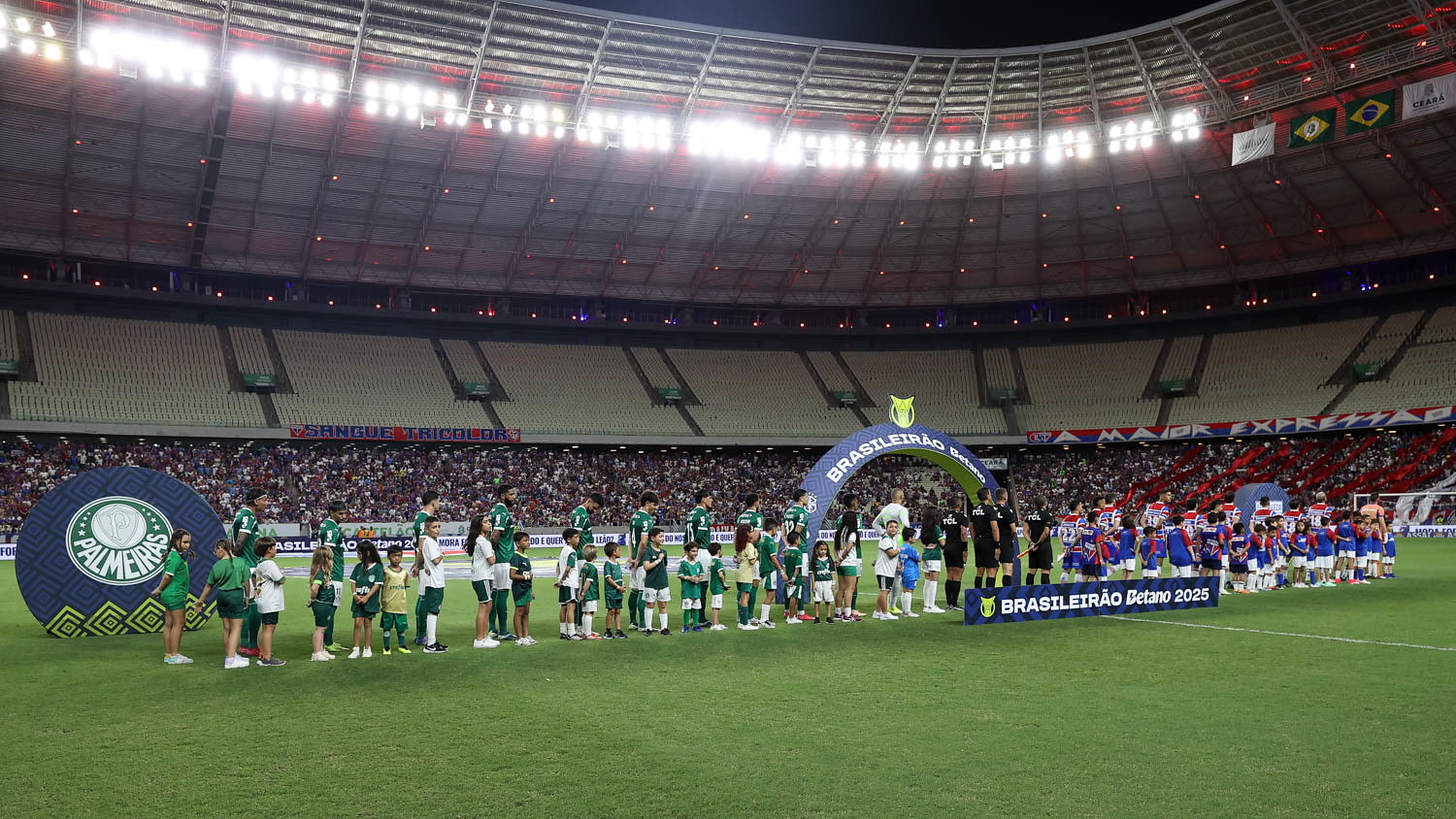 Contra o Ceará, Palmeiras retorna ao Castelão para encarar ambiente 'quente'