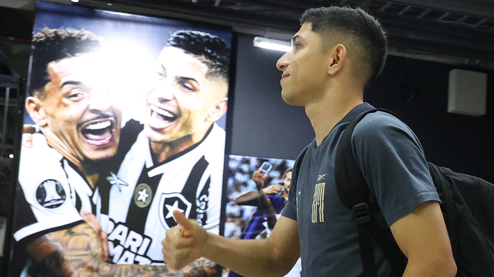 Com sonho de jogar na Europa, Savarino pode deixar o Botafogo em julho