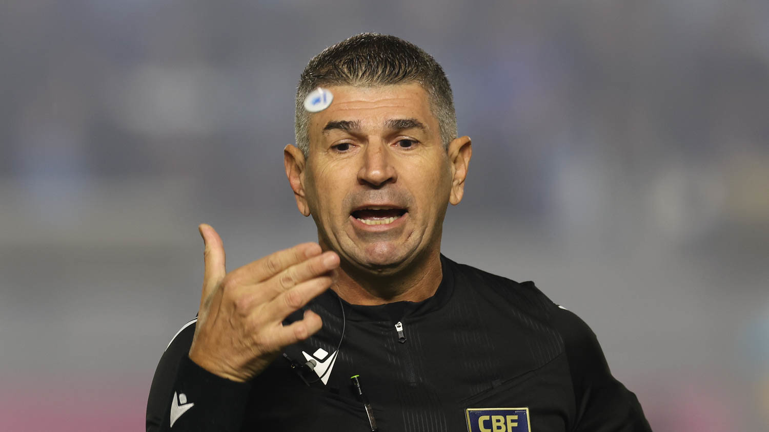 Marcelo de Lima Henrique apita Bragantino x Palmeiras, pela Série A