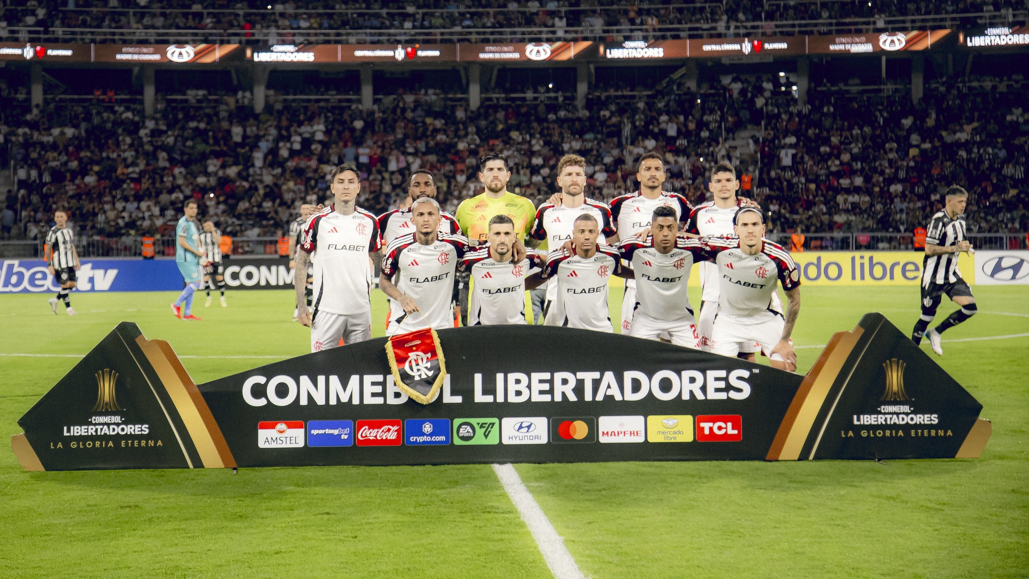Atletas do Flamengo são alvos de tentativa de assalto nesta quinta (08)