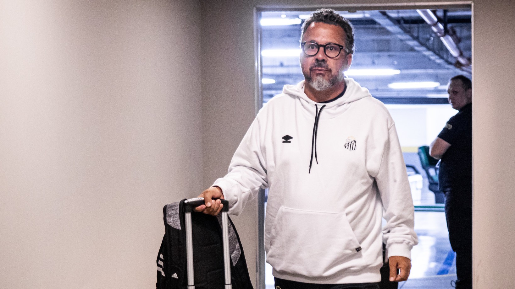 Cléber Xavier decide reintegrar Julio Furch ao elenco do Santos
