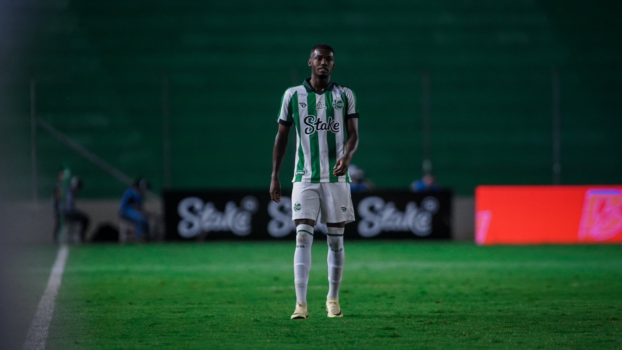 Juventude retira Abner de jogo e zagueiro será reforço do Botafogo