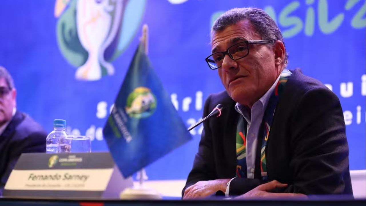 Interventor Fernando Sarney, futuro vice-presidente da CBF, conduziu Assembleia Geral Extraordinária nesta manhã de sábado (Foto: Lucas Magalhães/CBF