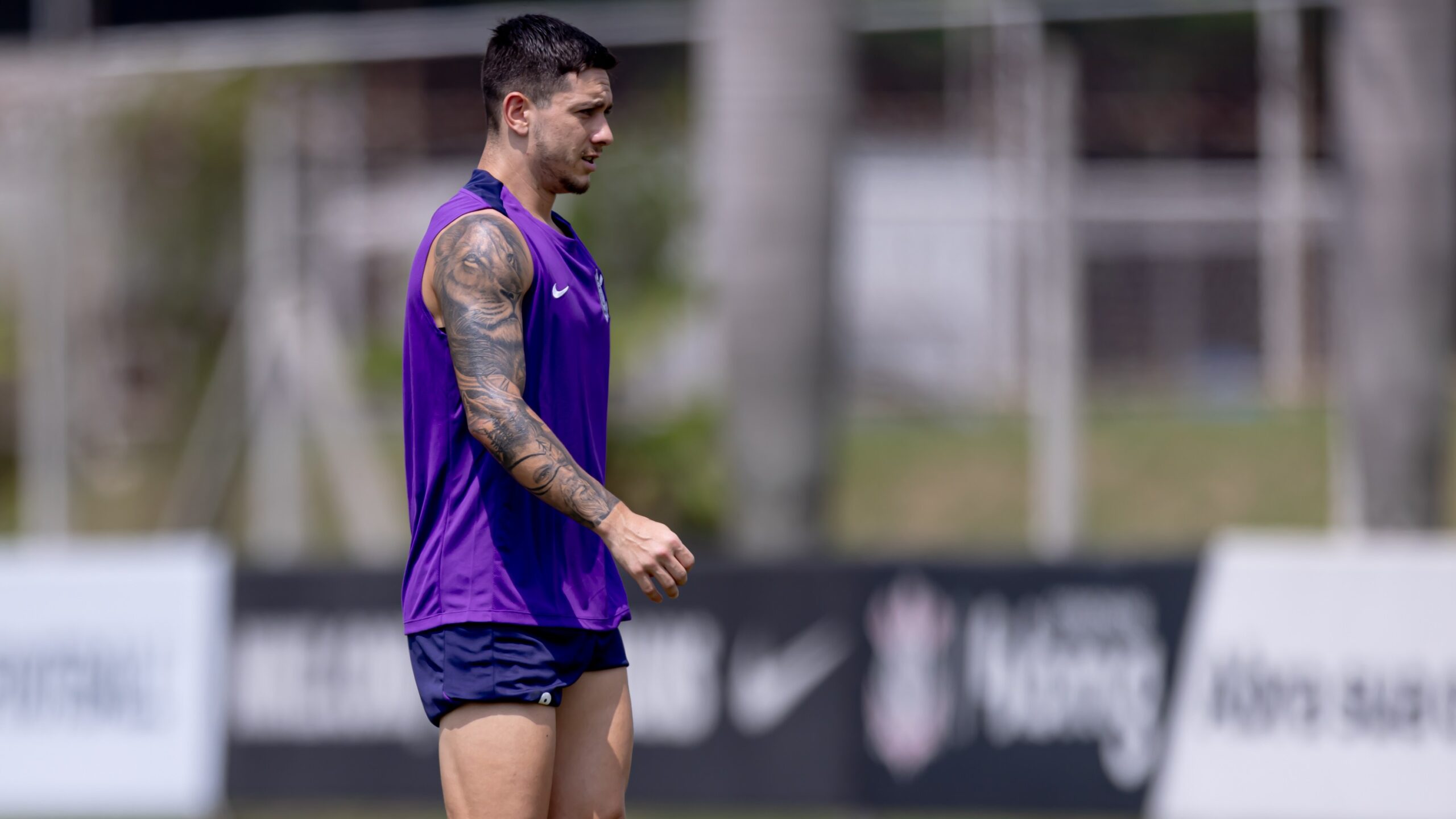 Rodrigo Garro ainda trata problema no joelho, mas ganha prazo de volta ao Corinthians