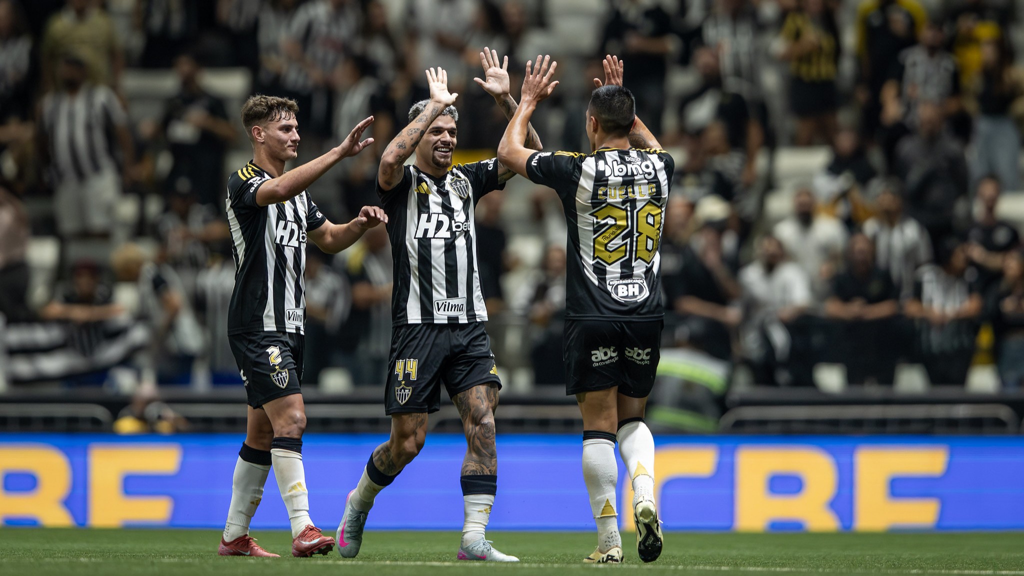 Fenerbahçe faz proposta de quase 50 milhões por destaque do Atlético no ano