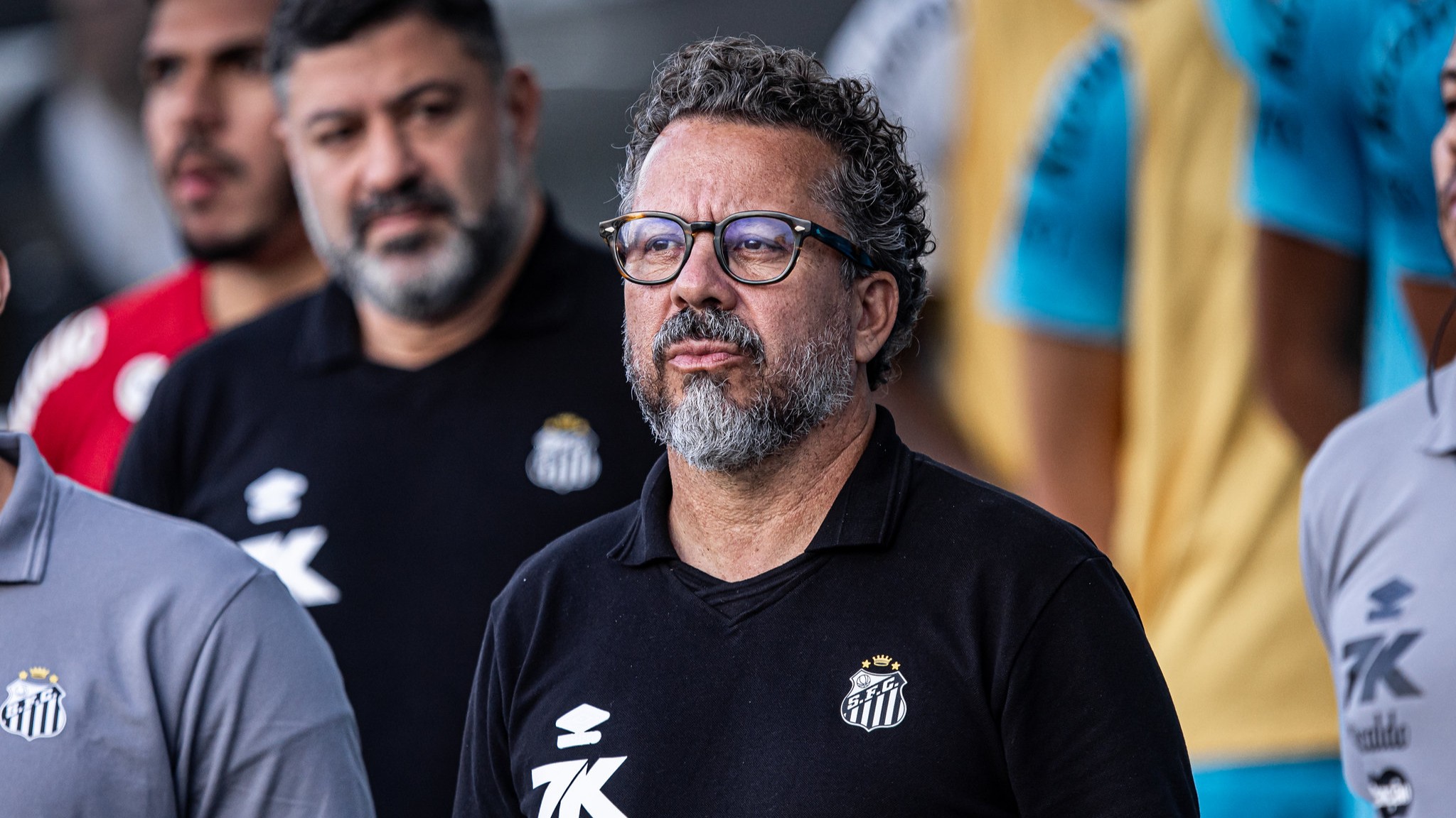 Cléber Xavier quer reforços em 4 posições do Santos