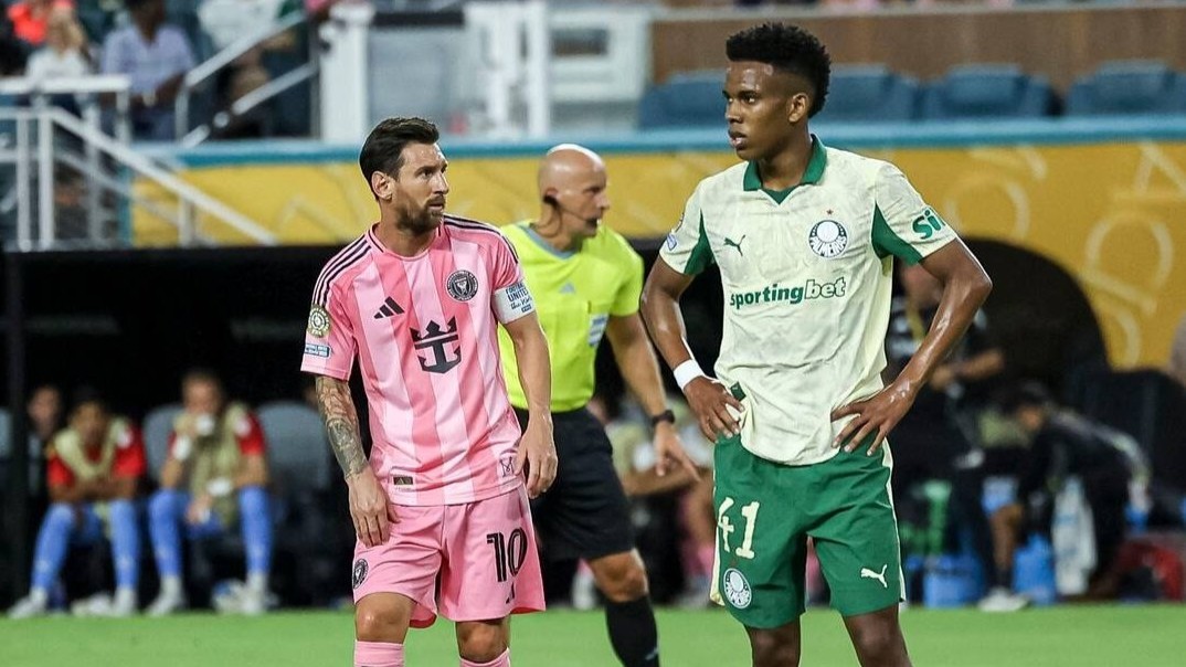 Estêvão 'tieta' Messi e cria polêmica após jogo do Palmeiras