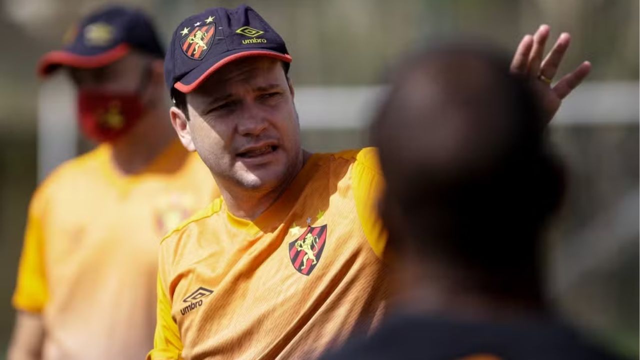 Sport anuncia retorno do técnico Daniel Paulista (Foto: Anderson Stevens/Sport Club do Recife)