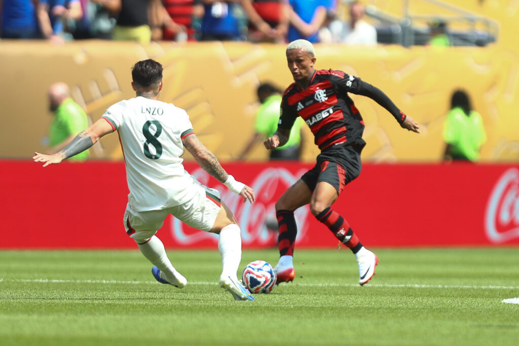 Wesley na partida contra o Chelsea (Foto: Gilvan de Souza/Flamengo)
